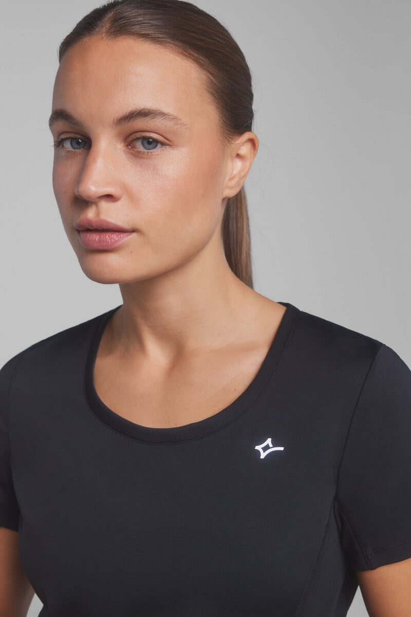 Cortefiel Camiseta Transpirable Negra