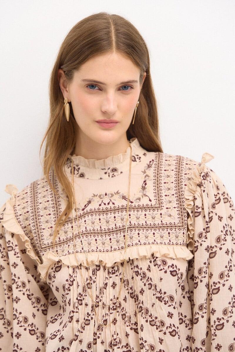 Cortefiel Carmela. Blusa Pechera Bordadaestampada