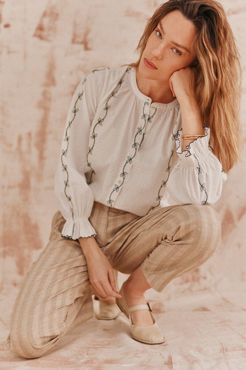 Cortefiel Carmen. Blusa bordada