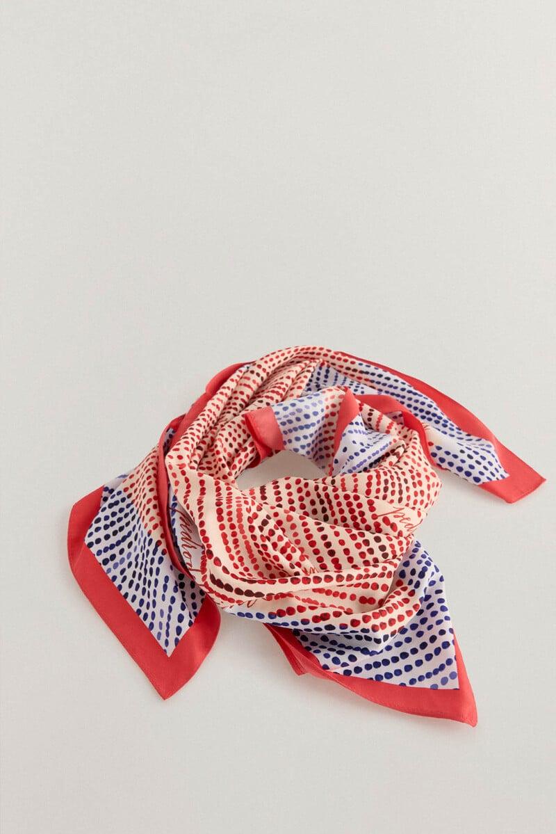 Cortefiel Chal estampado de lunares