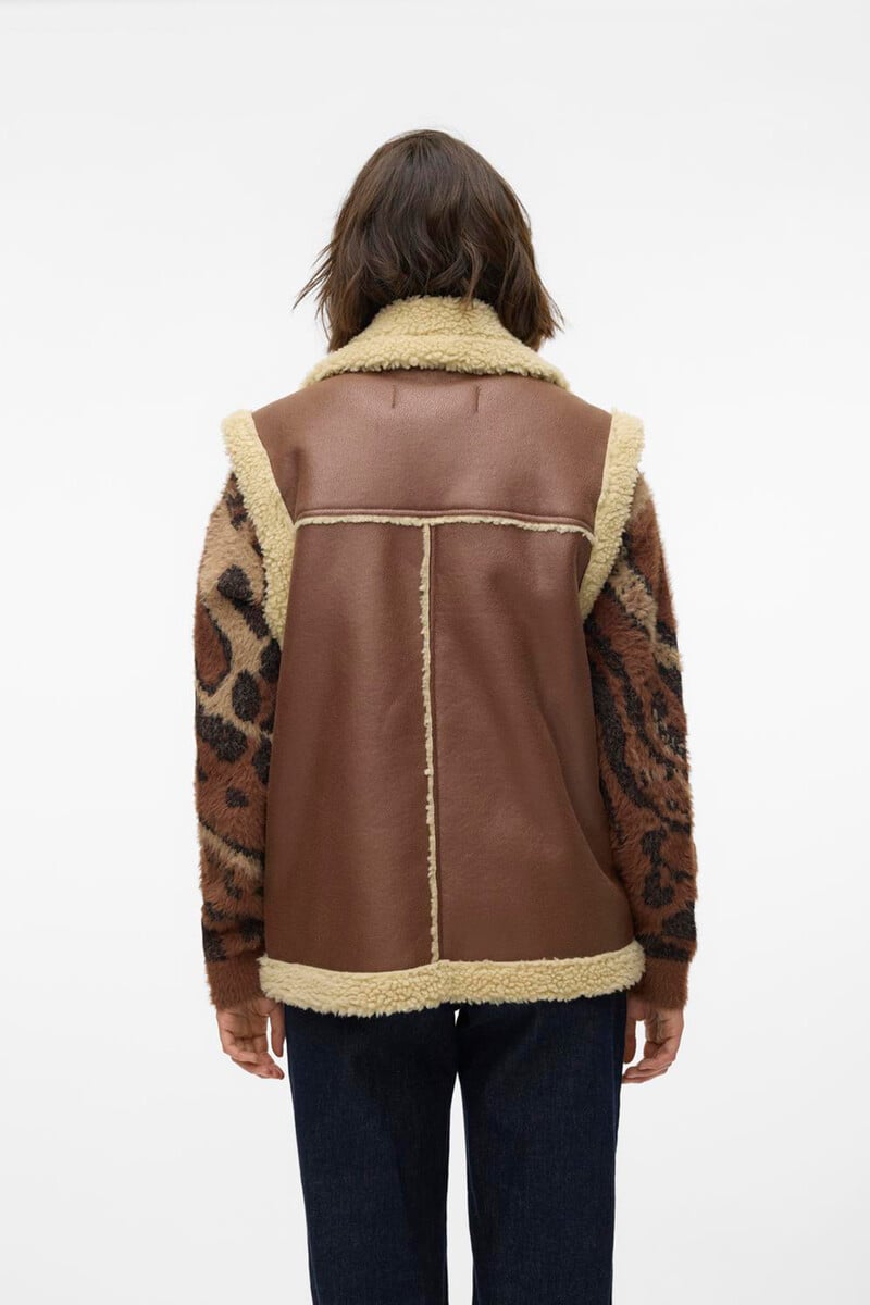 Cortefiel Chaleco Efecto Piel Cuello Borrego
