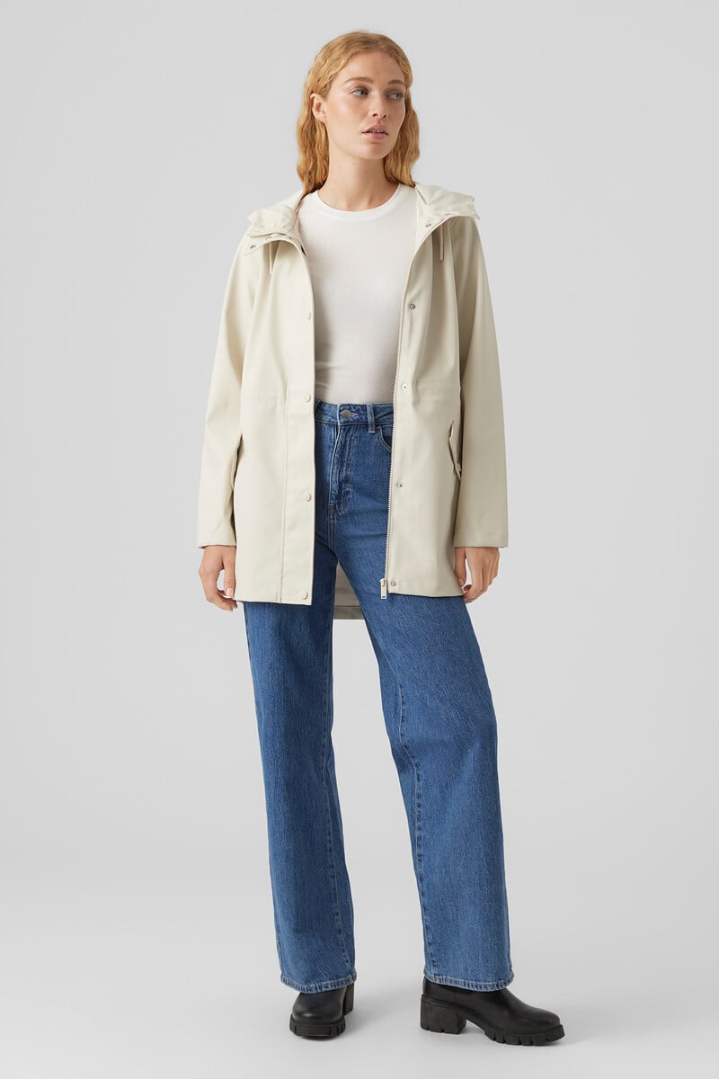 Cortefiel Chubasquero corto con capucha