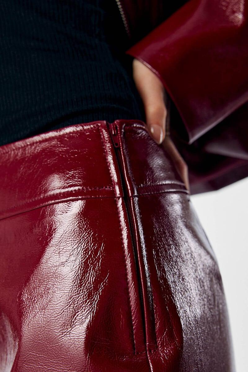 Cortefiel Falda Corta Efecto Piel Burdeos