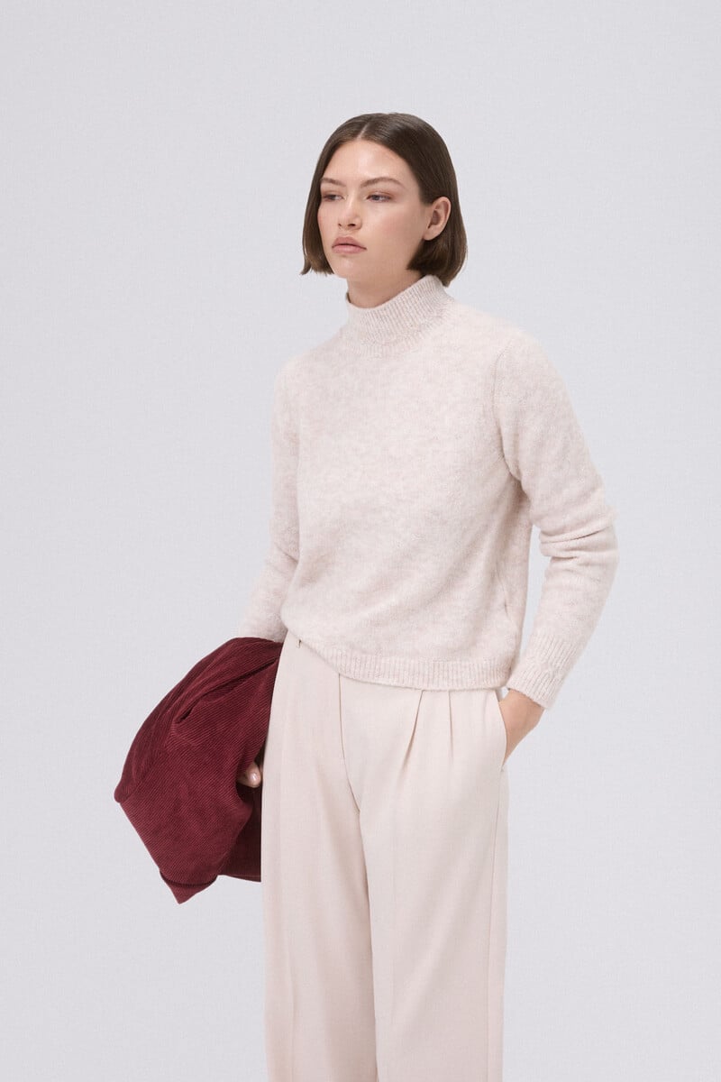 Cortefiel Jersey Cropped Detalle Ochos
