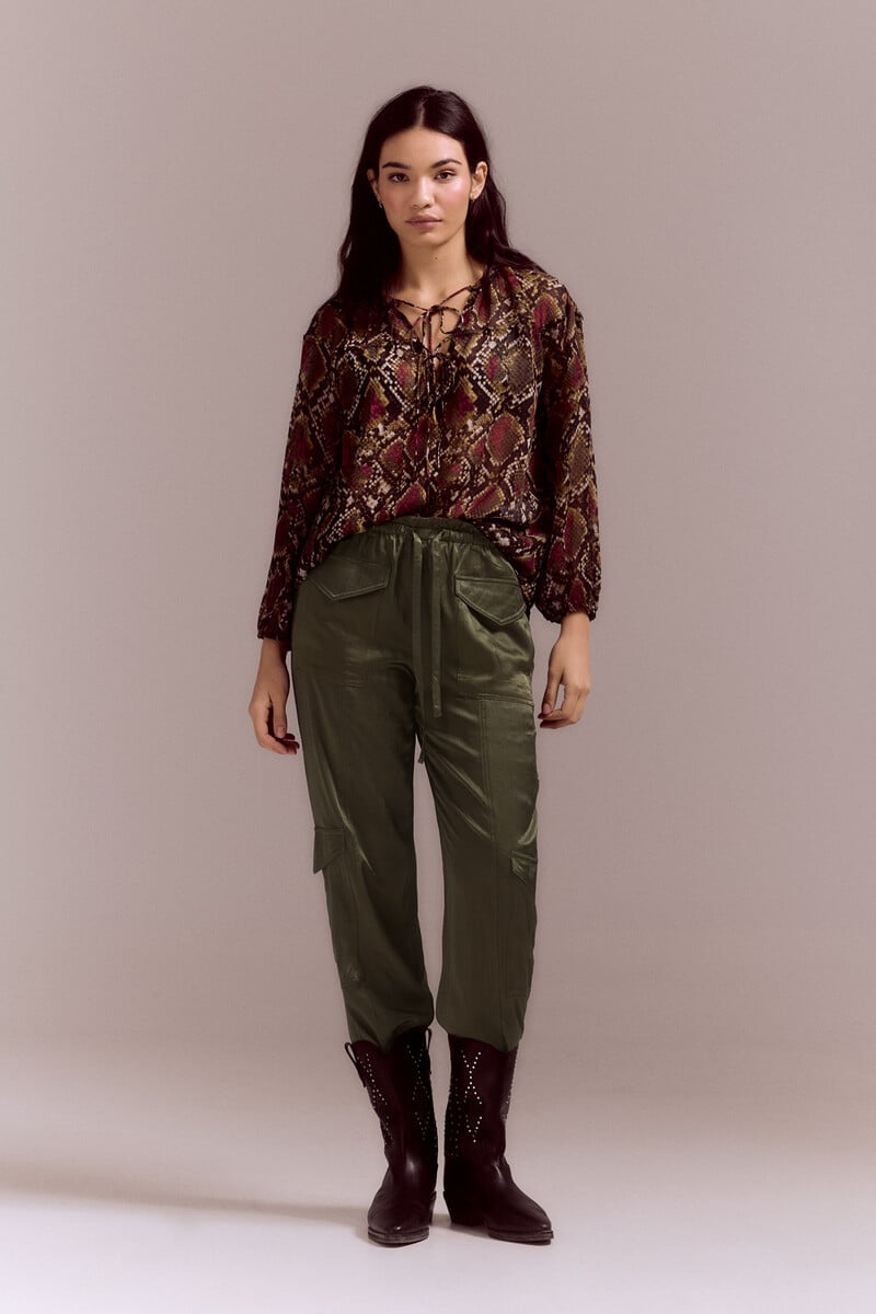 Cortefiel Pantalón cargo satinado
