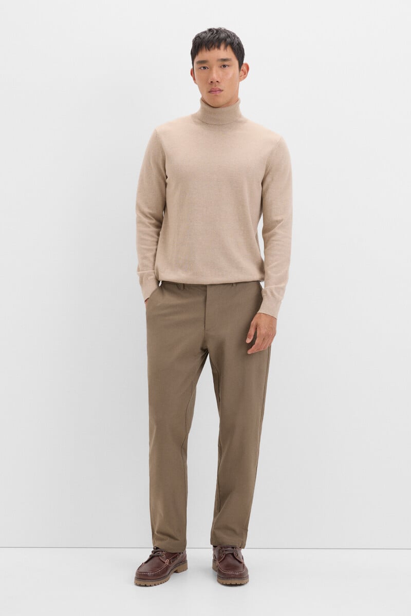 Cortefiel Pantalón chino confort regular fit