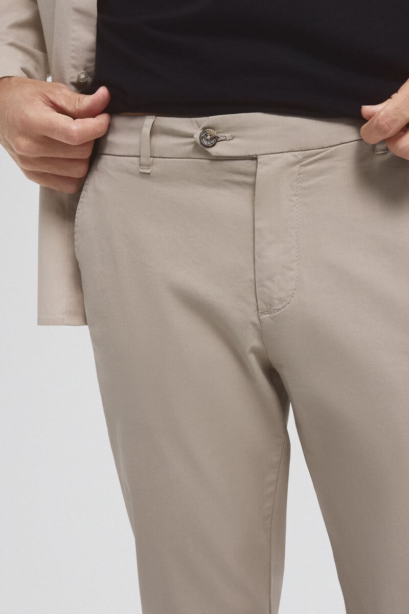 Cortefiel Pantalón chino premium flex regular fit