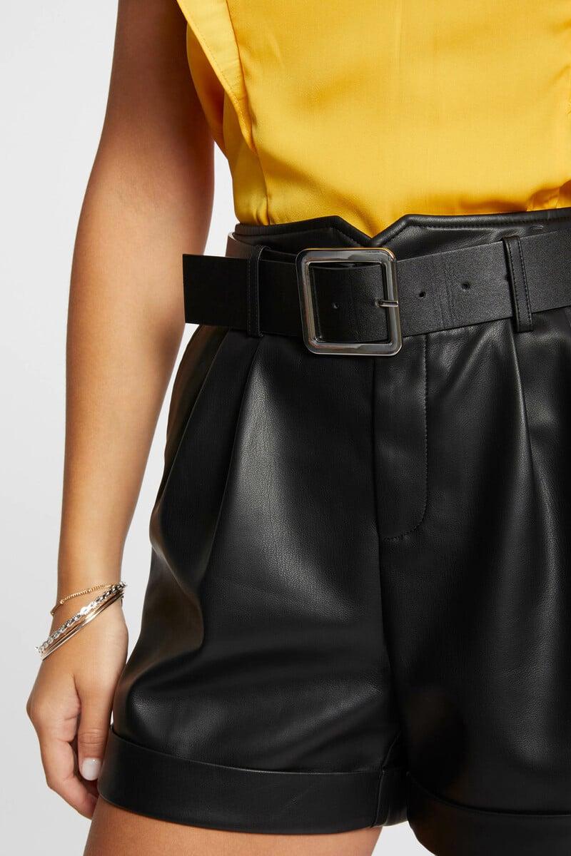 Cortefiel Short Ajustado Cuero Sintético