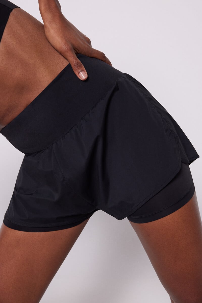 Cortefiel Short Talle Alto Malla Negro
