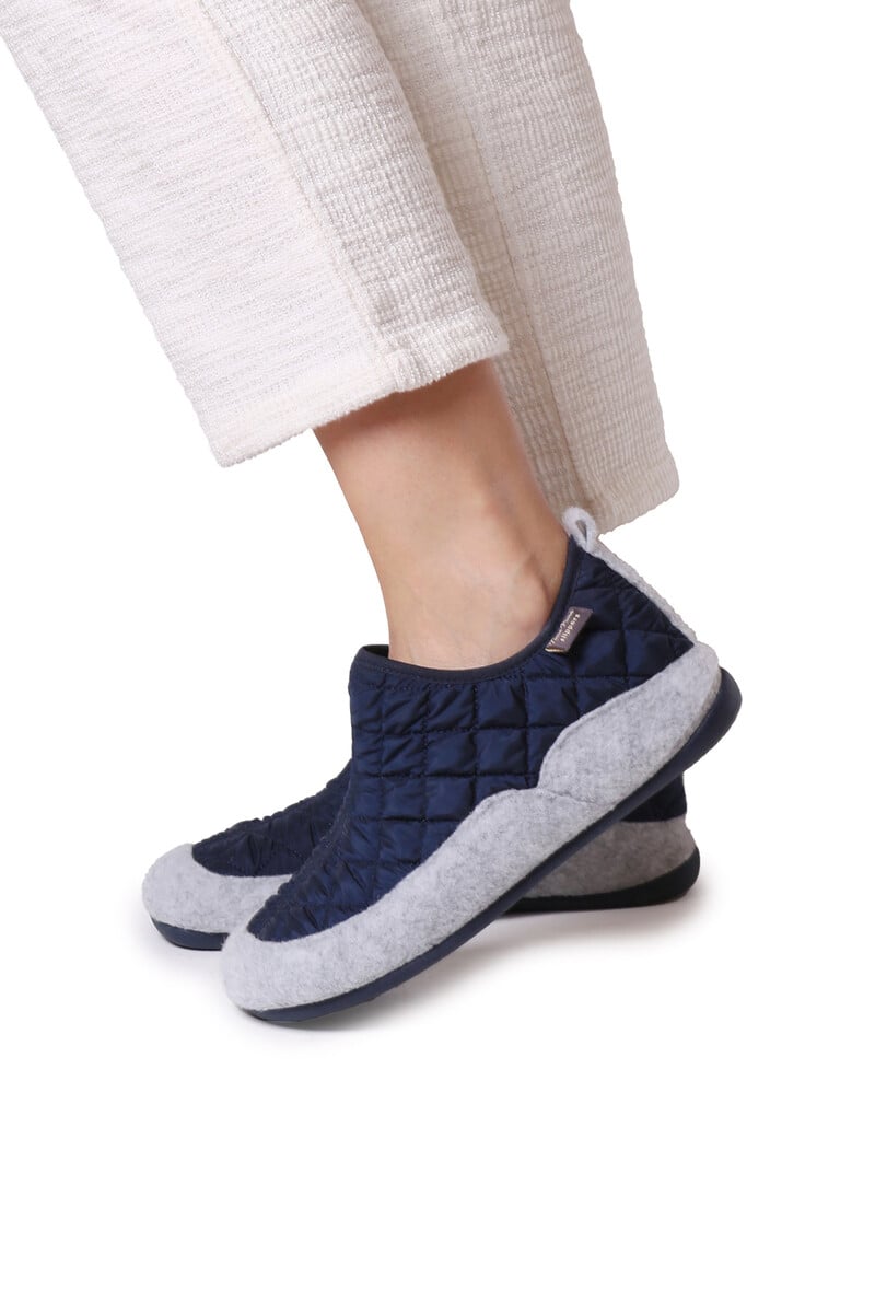 Cortefiel Slippers acolchadas para mujer
