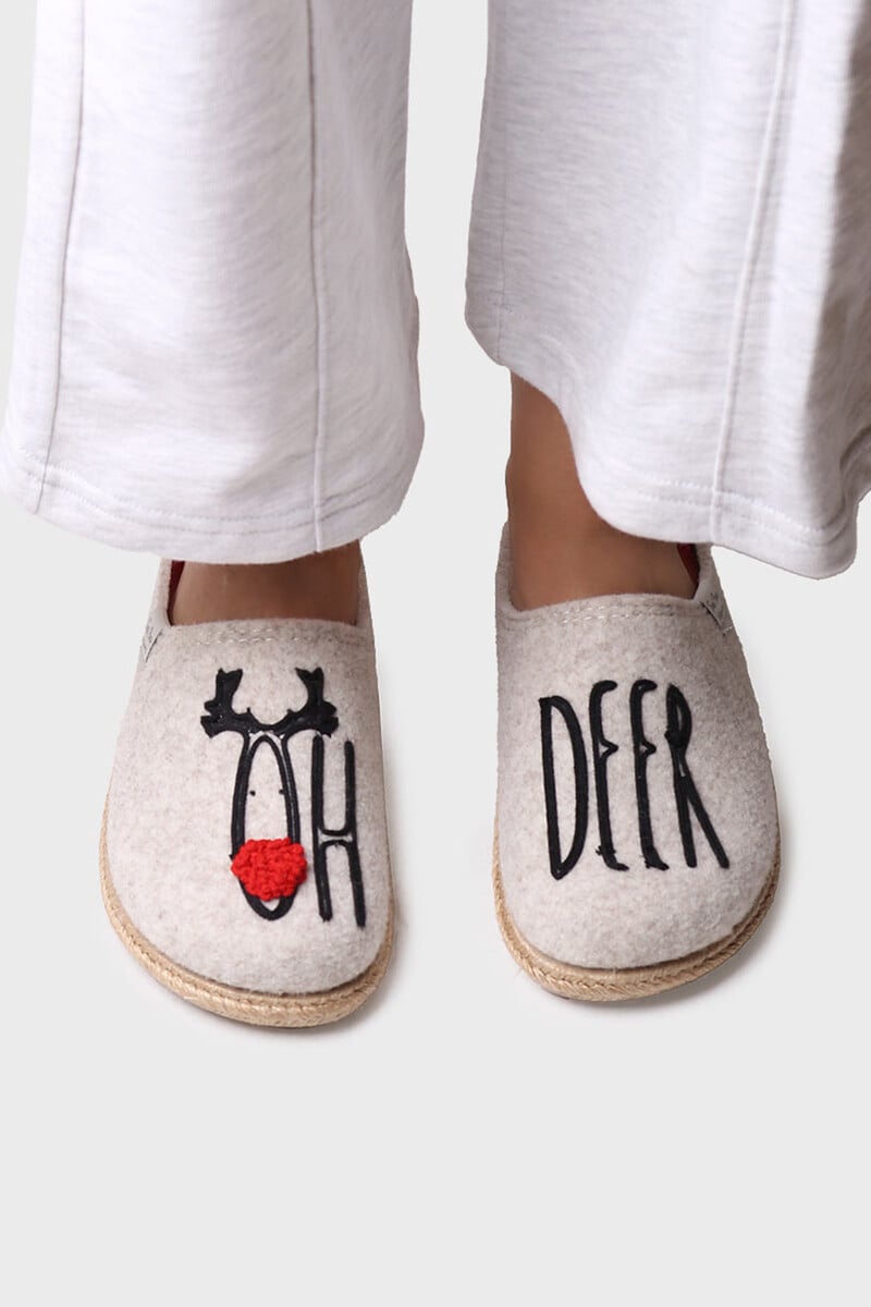 Cortefiel Slippers para mujer en fieltro en Crudo