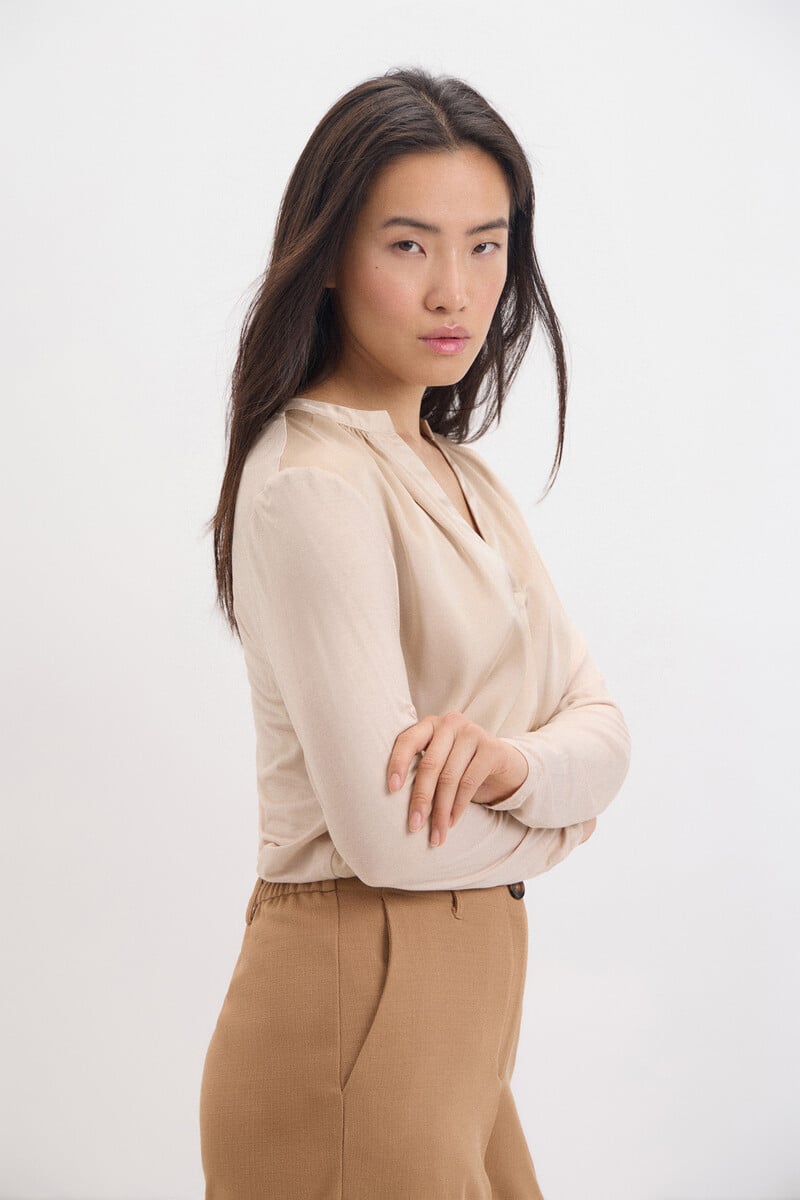 Cortefiel Top fluido con cuello mao