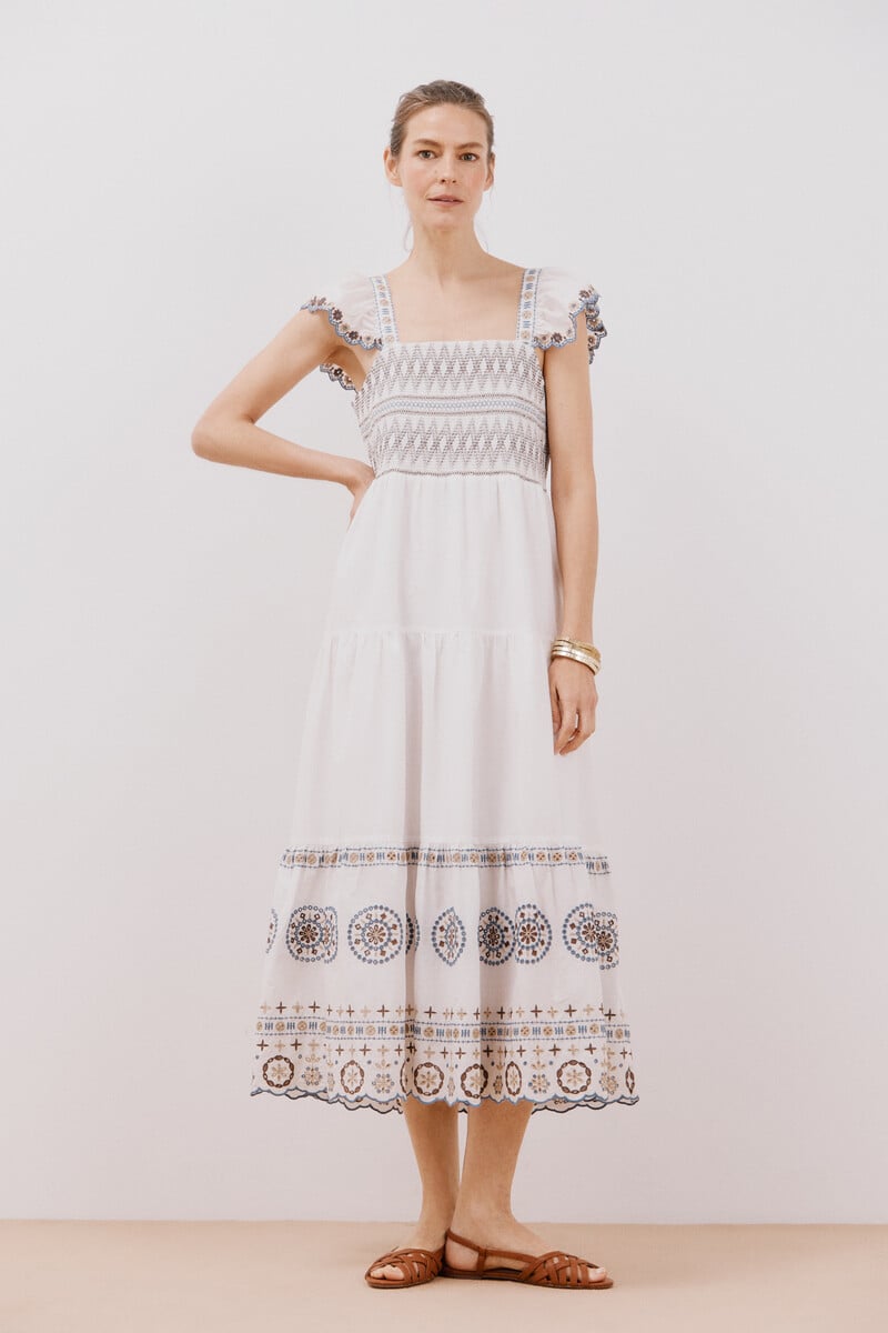 Cortefiel Vestido Blanco Bordado A Contraste