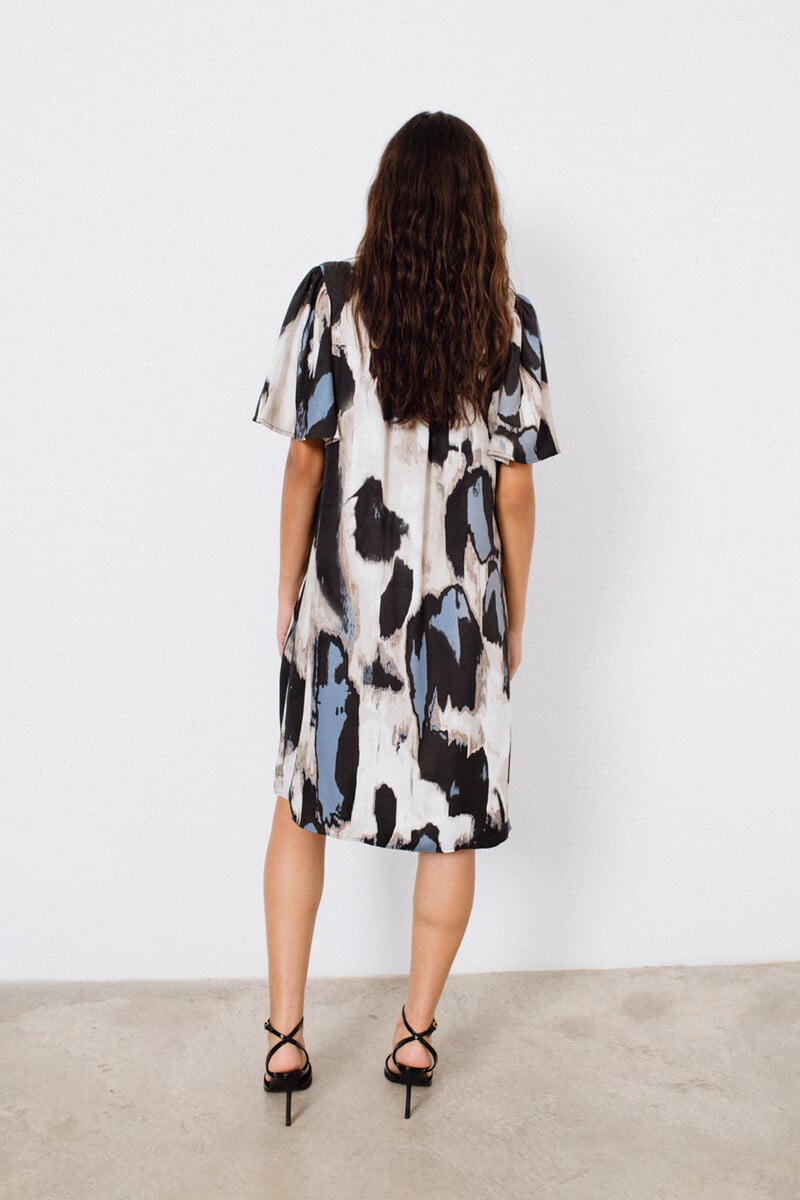 Cortefiel Vestido Corto Satinado Estampado