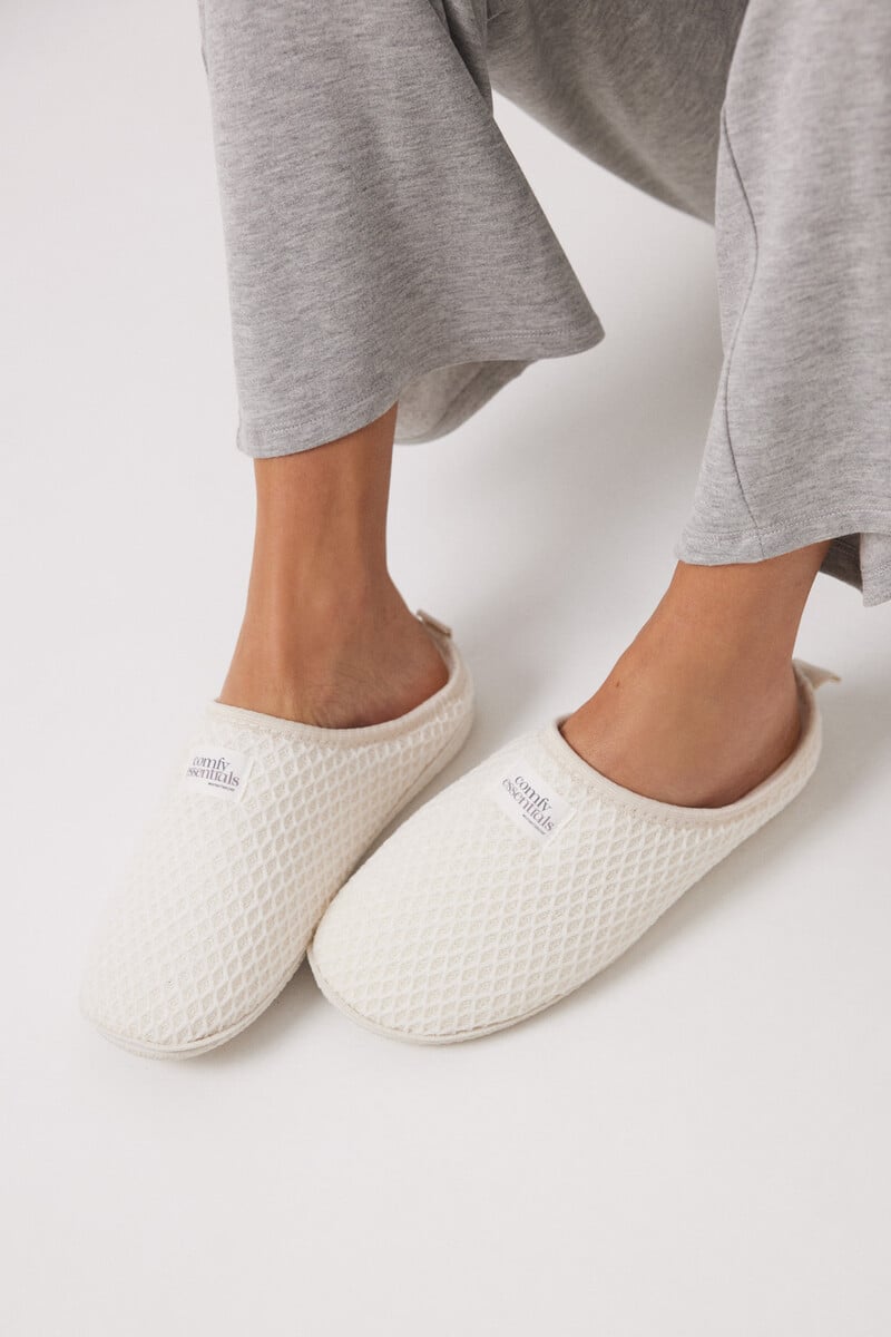 Cortefiel Zapatillas casa chenilla marfil