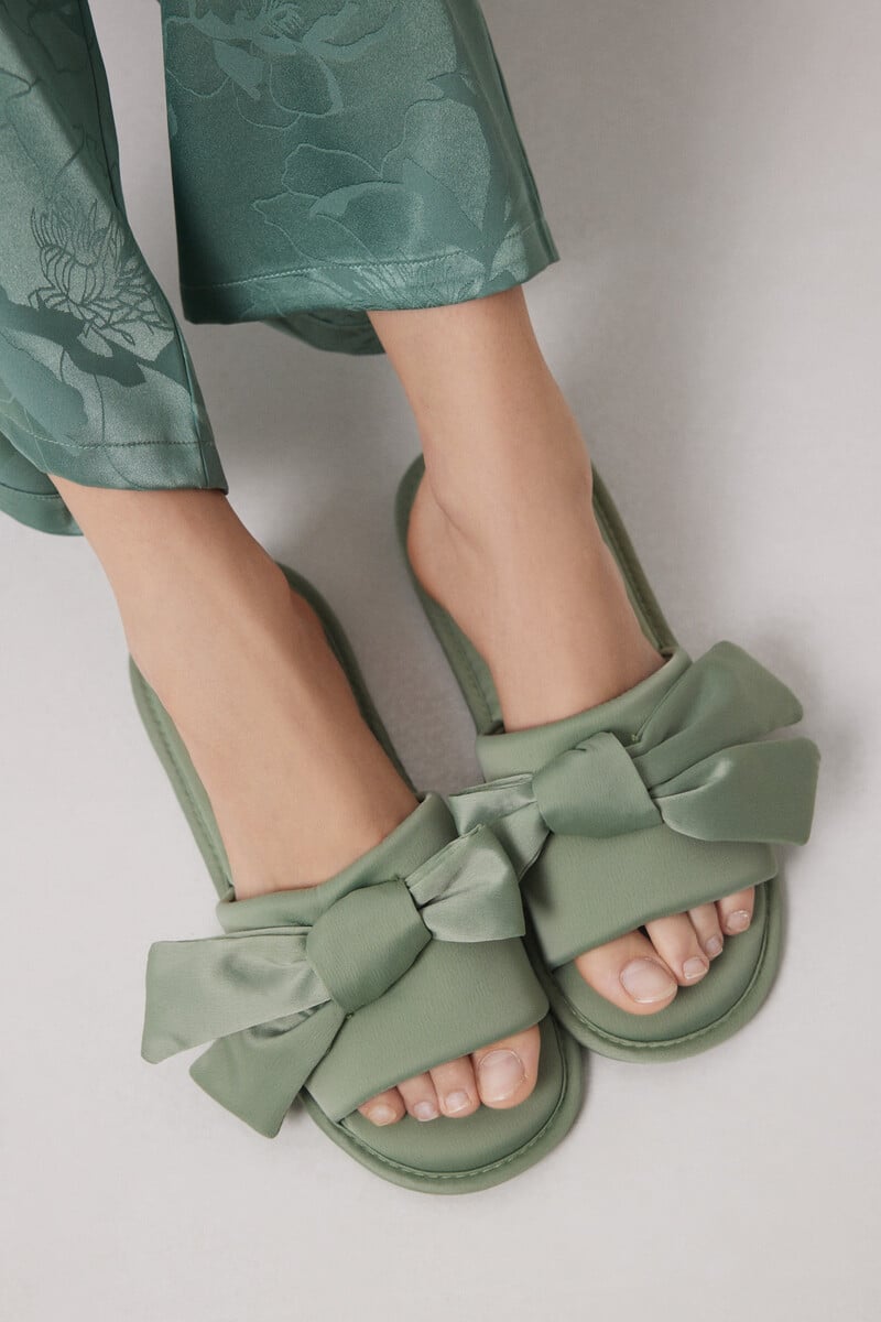 Cortefiel Zapatillas casa satén lazo verde