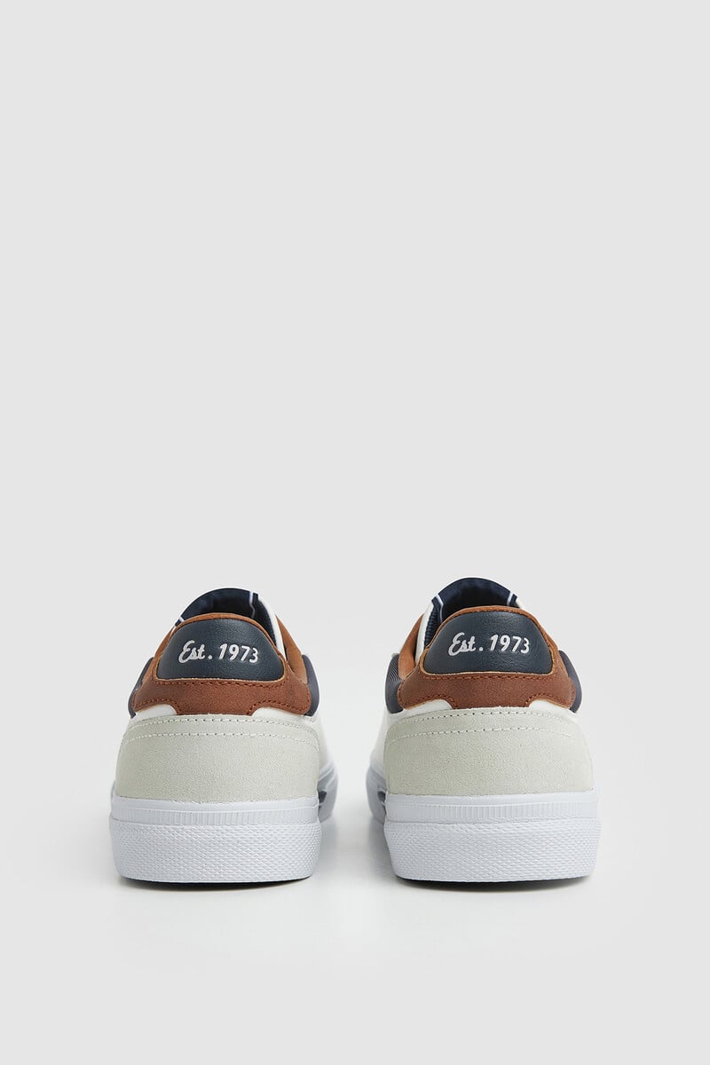 Cortefiel Zapatillas Clásicas Con Detalles En Ante