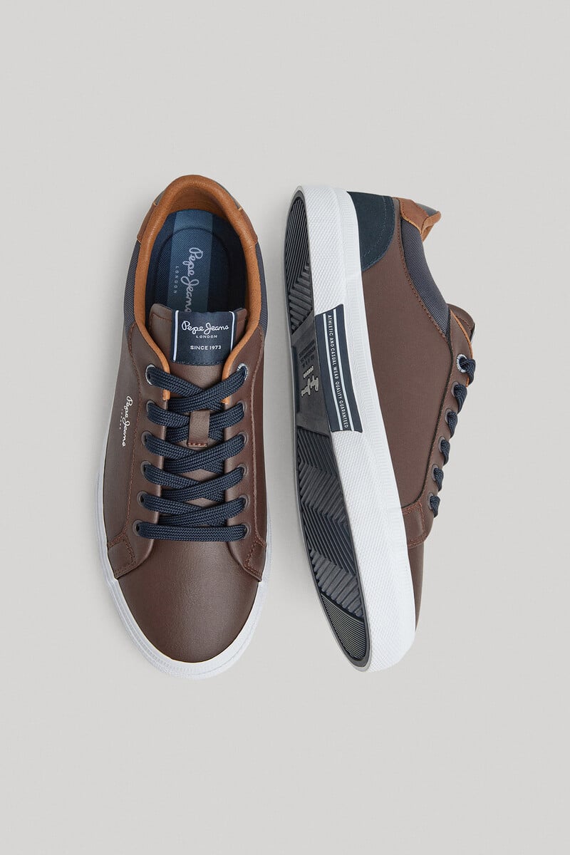 Cortefiel Zapatillas Clásicas Con Detalles En Ante