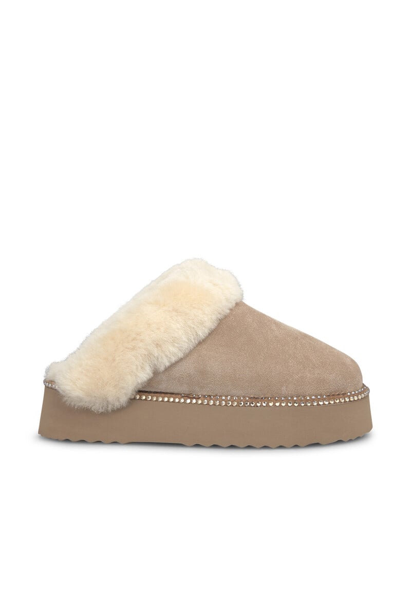 Cortefiel Zapato de pelo con detalles