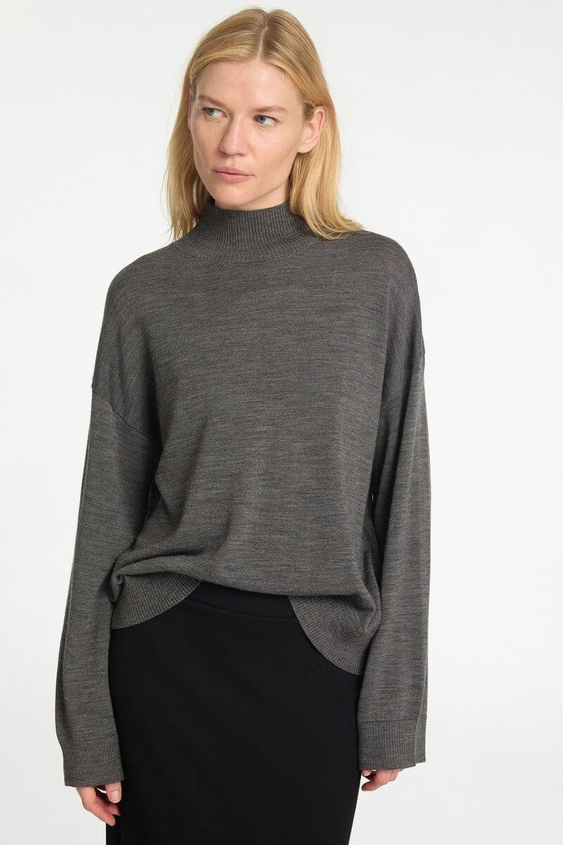 Cortefiel Jersey De Cuello Alto Confeccionado 100% Con Lana Merino