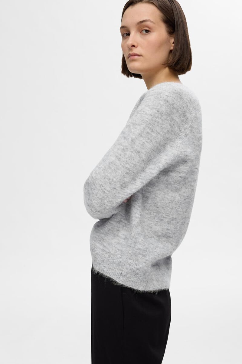 Cortefiel Jersey de cuello en V confeccionado con lana y alpaca. Regular Fit