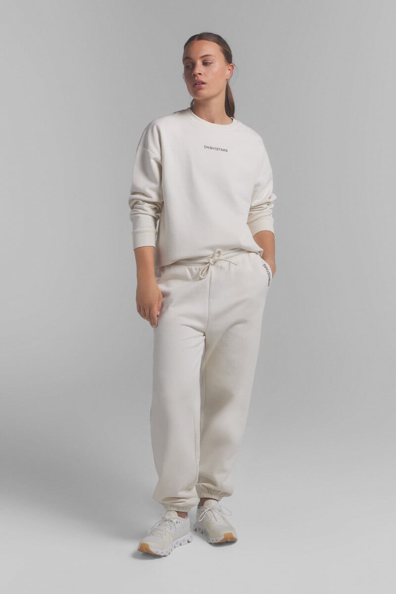 Cortefiel Pantalón jogger algodón beige. Special colab ffitcoco