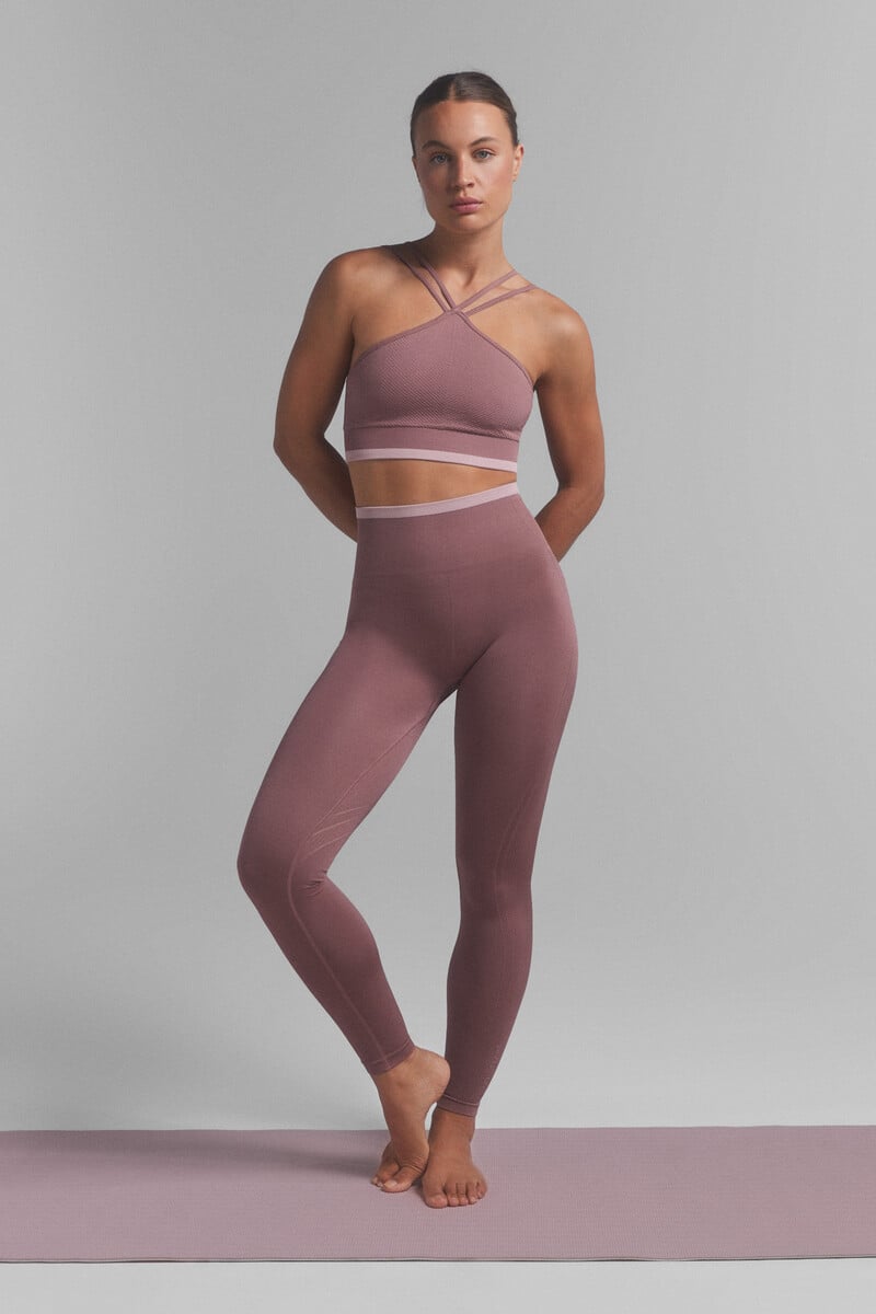 Cortefiel Sujetador Deportivo SEAMLESS COMFORT Rosa. Special Colab Ffitcoco