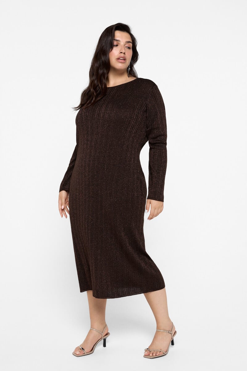 Cortefiel Vestido midi de punto con lúrex talla grande