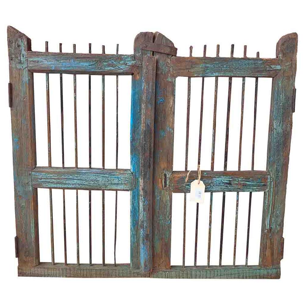 Creaciones meng MUEBLE - PUERTAS Y VENTANAS - puerta de madera azul con acabado artesanal