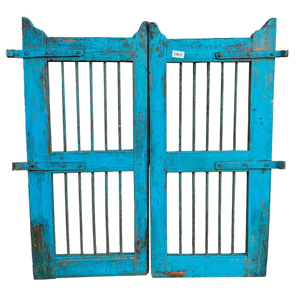 Creaciones Meng MUEBLE - PUERTAS Y VENTANAS - Puerta De Madera Azul Con Acabado Artesanal