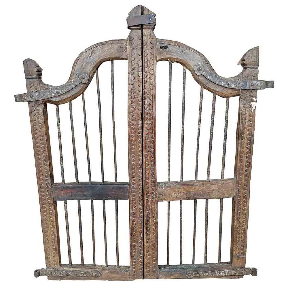 Creaciones meng MUEBLE - PUERTAS Y VENTANAS - puerta de madera marrón con acabado artesanal