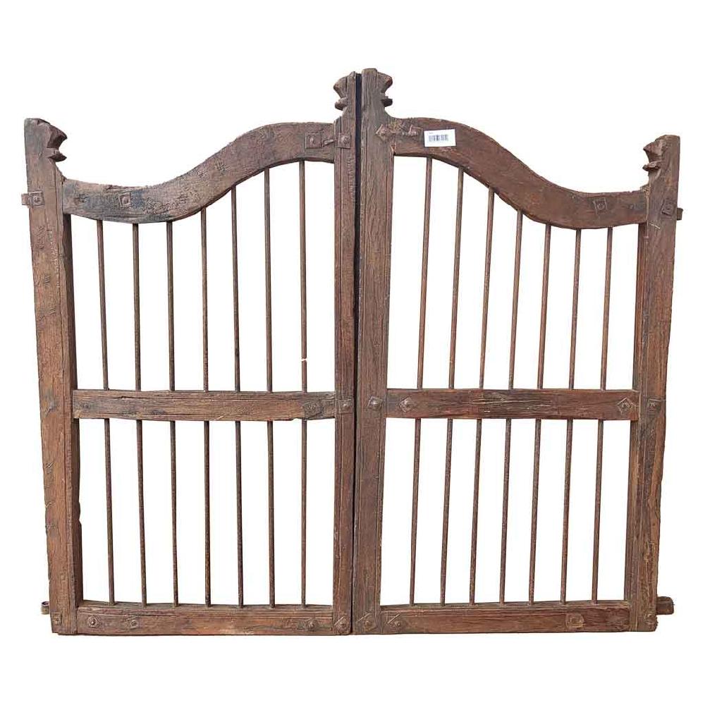 Creaciones Meng MUEBLE - PUERTAS Y VENTANAS - Puerta De Madera Marrón Con Acabado Artesanal