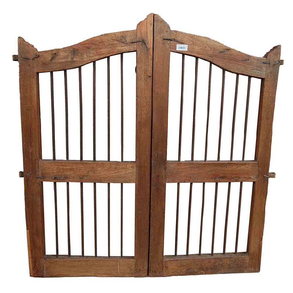 Creaciones Meng MUEBLE - PUERTAS Y VENTANAS - Puerta De Madera Marrón Con Acabado Artesanal