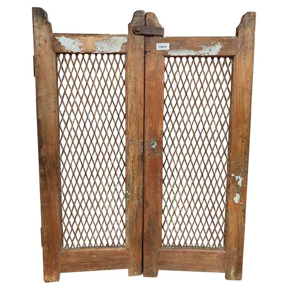 Creaciones Meng MUEBLE - PUERTAS Y VENTANAS - Puerta De Madera Marrón Con Acabado Artesanal