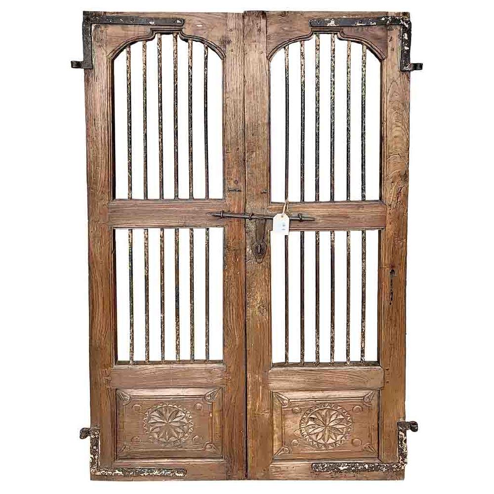 Creaciones Meng MUEBLE - PUERTAS Y VENTANAS - Puerta De Madera Marrón Con Acabado Artesanal