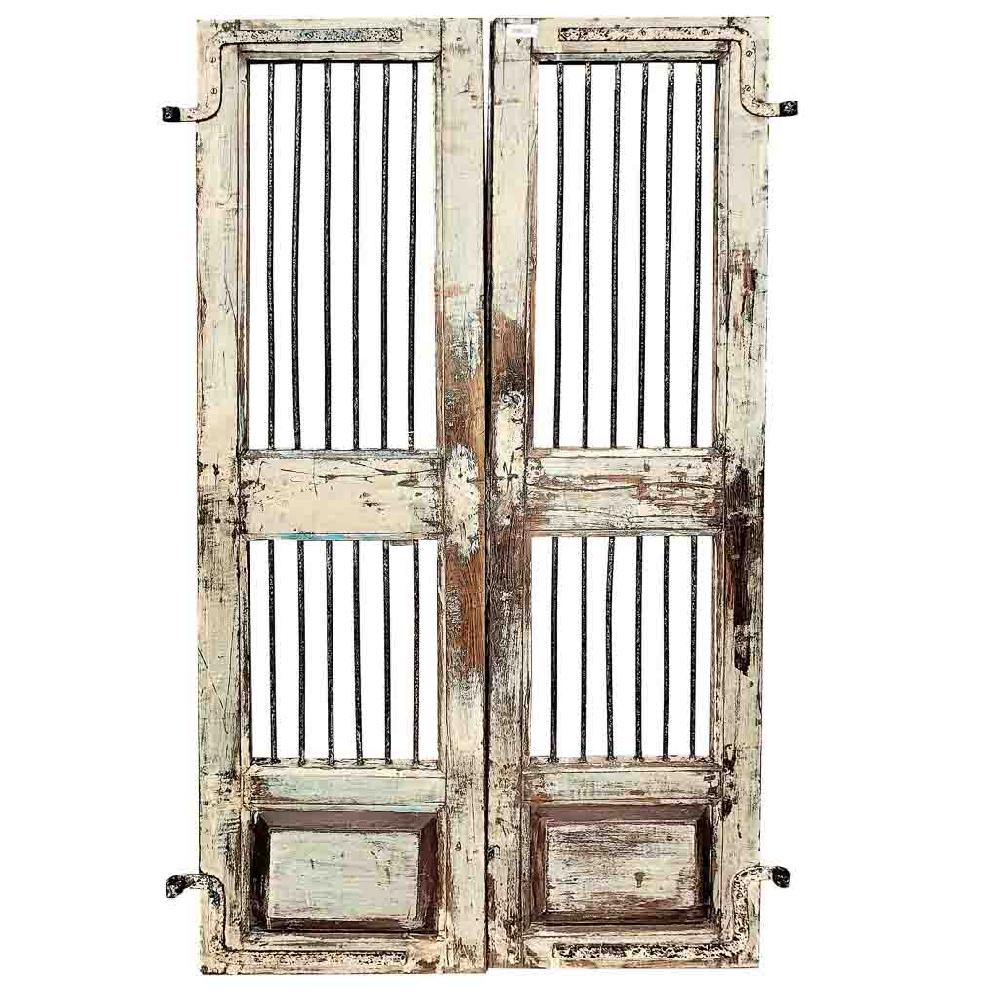 Creaciones Meng MUEBLE - PUERTAS Y VENTANAS - Puerta De Madera Marrón Con Acabado Artesanal