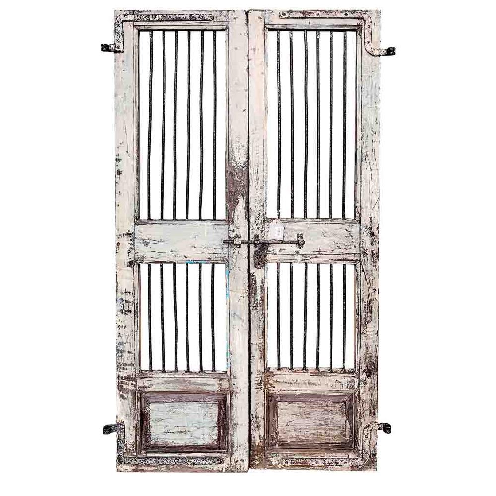 Creaciones meng MUEBLE - PUERTAS Y VENTANAS - puerta de madera marrón con acabado artesanal