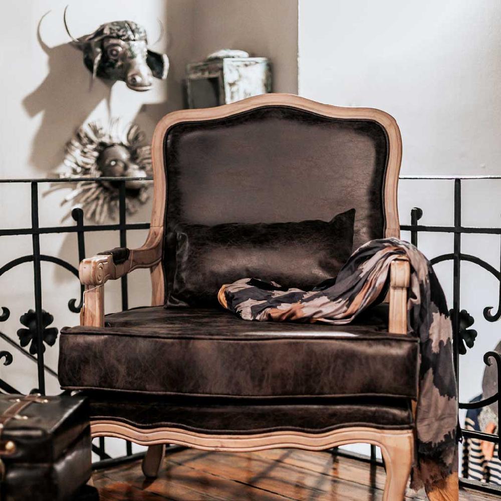 Creaciones Meng MUEBLE - SILLAS - Butaca De Madera Tapizada