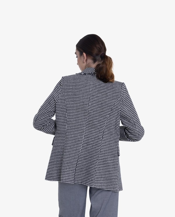 Cuplé AMERICANA DE TWEED DESHILACHADA CON CUADROS BLANCO Y NEGRO