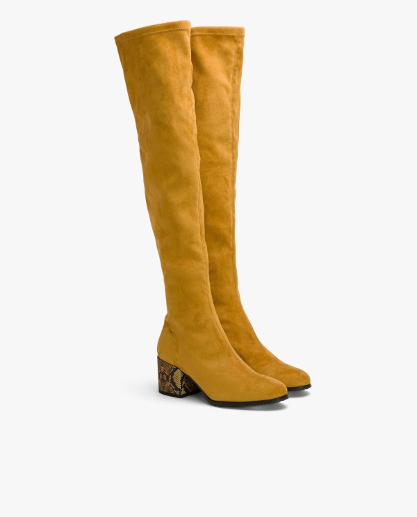 Cuplé BOTA MOSQUETERA AMARILLA DE ULTRASUEDE ELÁSTICO CON TACÓN MEDIO