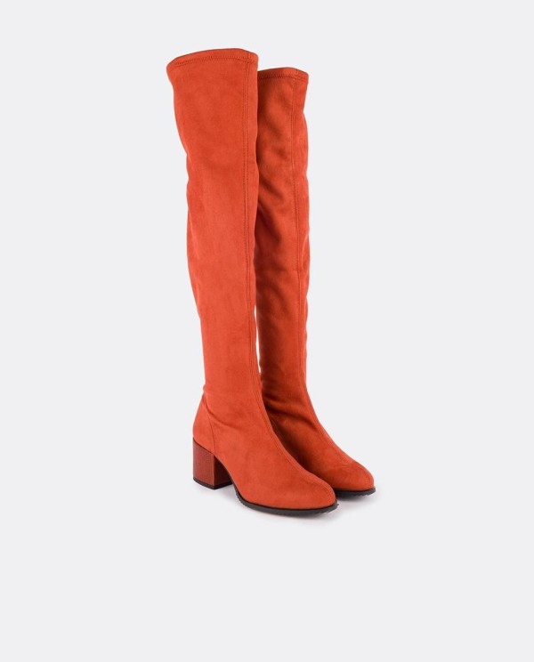 Cuplé BOTA MOSQUETERA TEJA DE ULTRASUEDE ELÁSTICO CON TACÓN MEDIO