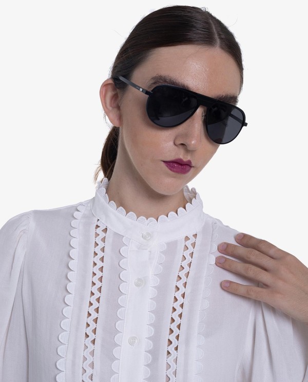 Cuplé CAMISA BLANCA DE RAYÓN CON PASAMANERÍA Y MANGAS ABULLONADAS