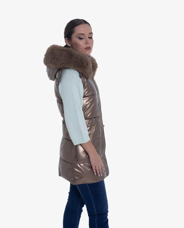 Cuplé CHALECO ACOLCHADO DE NYLON BRONCE CON DETALLES DE PELO