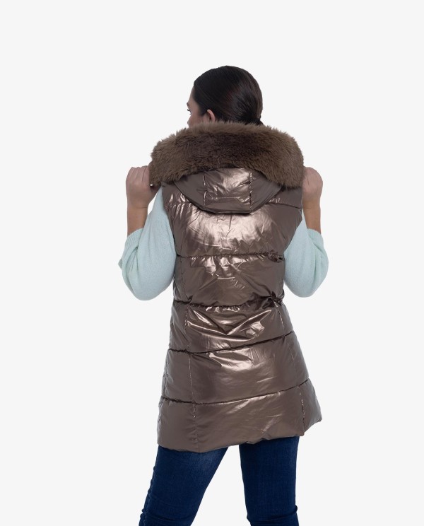 Cuplé CHALECO ACOLCHADO DE NYLON BRONCE CON DETALLES DE PELO