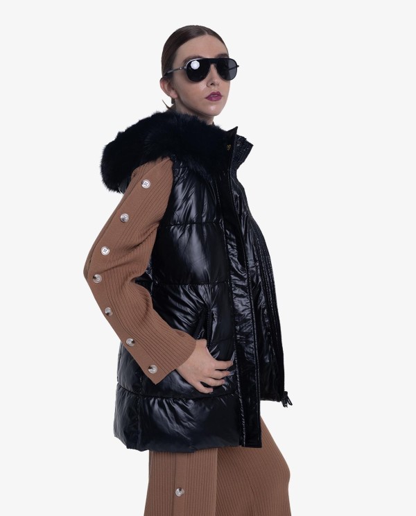 Cuplé CHALECO ACOLCHADO DE NYLON NEGRO CON DETALLES DE PELO