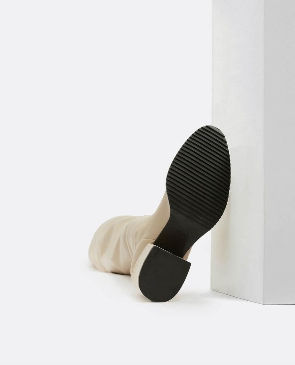 Cuplé BOTA MOSQUETERA NAPA ELÁSTICO CAMEL