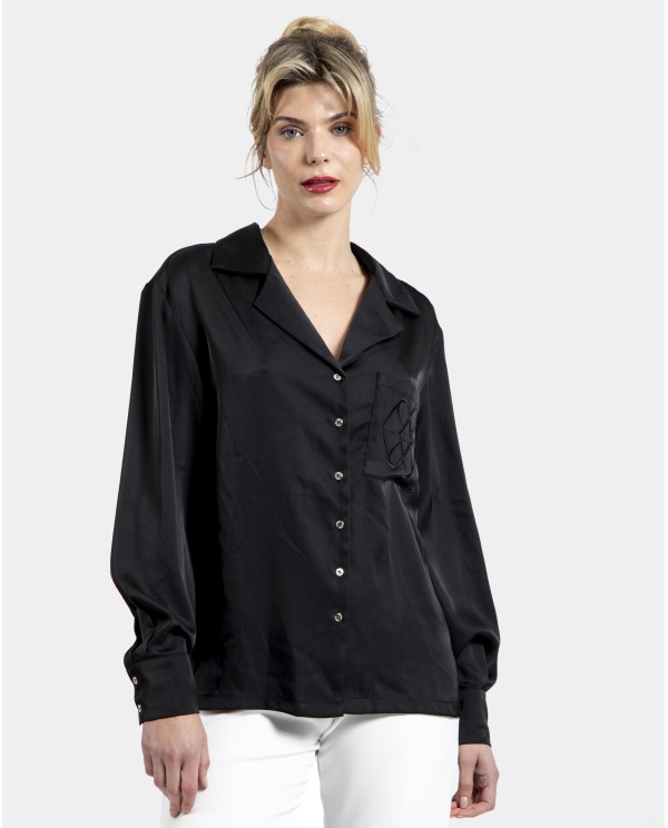 Cuplé CAMISA NEGRA SATINADA CON BOLSILLO