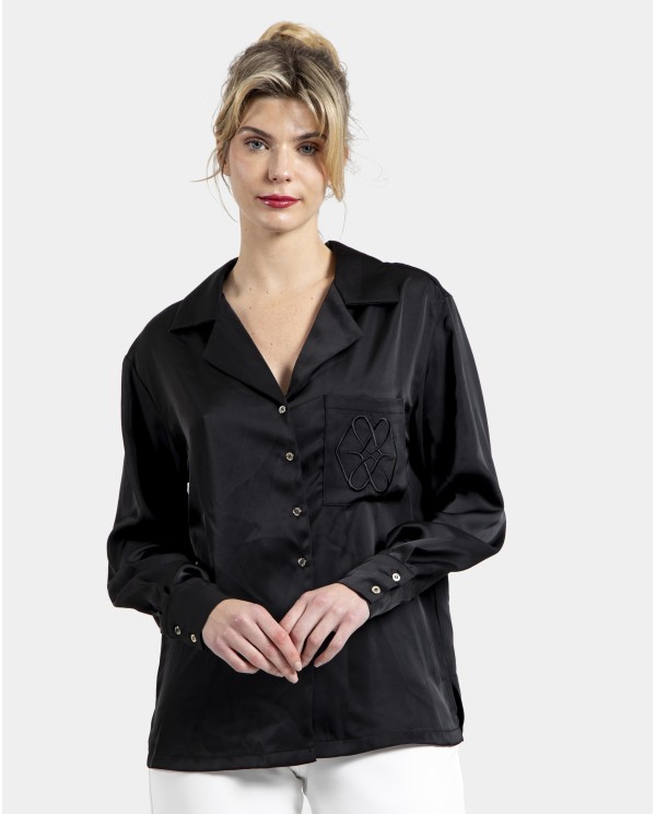 Cuplé CAMISA NEGRA SATINADA CON BOLSILLO