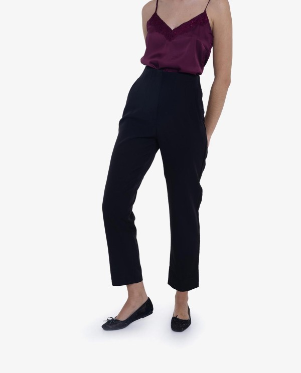 Cuplé PANTALÓN RECTO NEGRO CON PINZAS