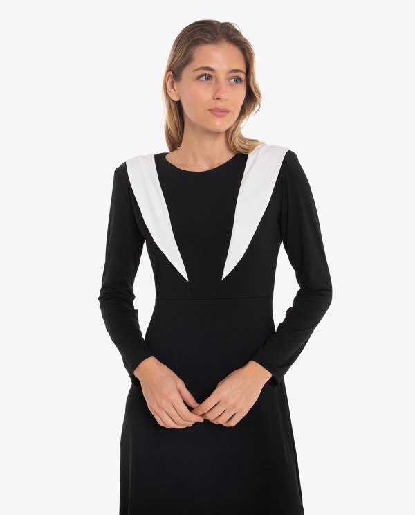 Cuplé VESTIDO NEGRO CON SOLAPAS EN HOMBROS BLANCAS
